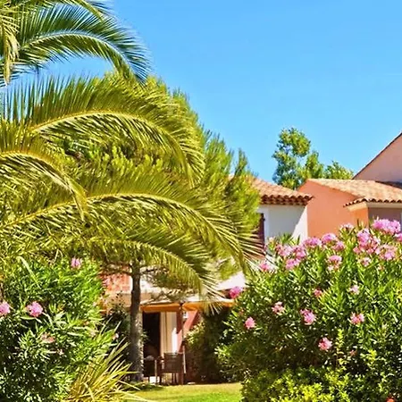 Résidence Pierre&vacances Le Hameau De La Pinède 3* Hyères