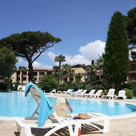 Aparthotel Résidence Pierre&vacances Le Hameau De La Pinède 3*