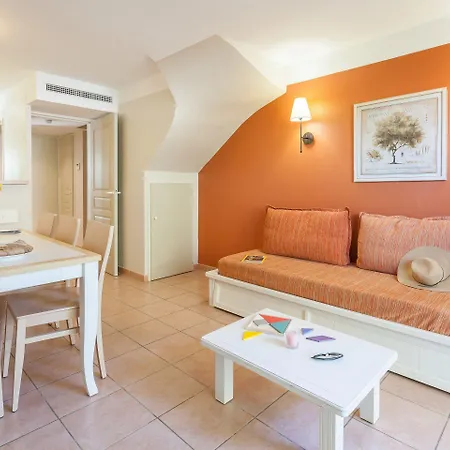 Aparthotel Résidence Pierre&vacances Le Hameau De La Pinède