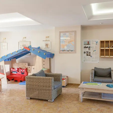 Aparthotel Résidence Pierre&vacances Le Hameau De La Pinède Hyères