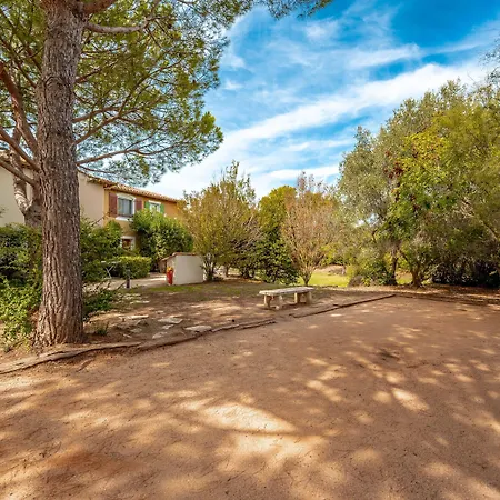 Résidence Pierre&vacances Le Hameau De La Pinède Aparthotel 3*