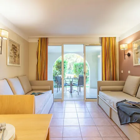 Résidence Pierre&vacances Le Hameau De La Pinède 3*