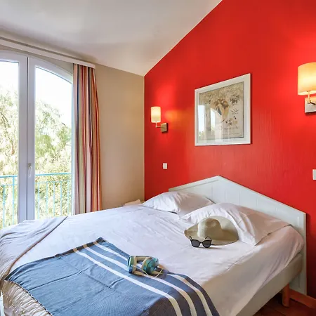 Résidence Pierre&vacances Le Hameau De La Pinède Aparthotel 3*