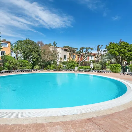 Pierre & Le Hameau De La Pinede 3* Hyeres