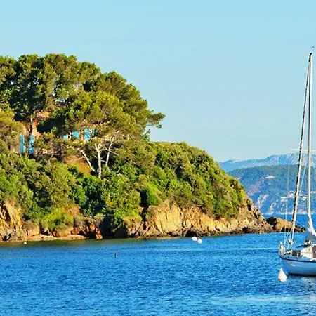 Pierre & Le Hameau De La Pinede 3* Hyeres