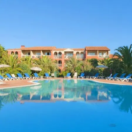 Aparthotel Pierre & Le Hameau De La Pinede 3*