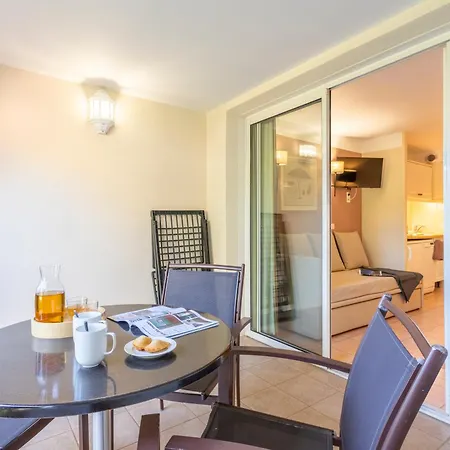 Aparthotel Pierre & Le Hameau De La Pinede Hyeres