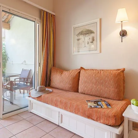 Pierre & Le Hameau De La Pinede Aparthotel 3*