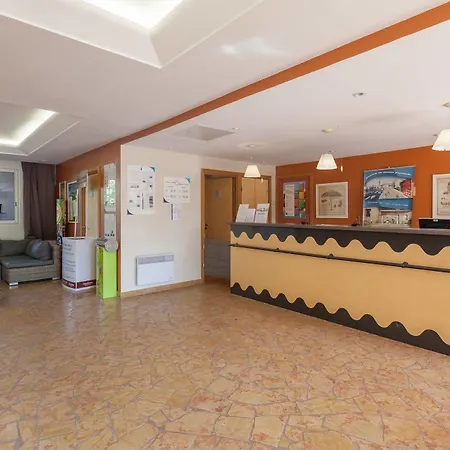 Pierre & Le Hameau De La Pinede Aparthotel Hyeres